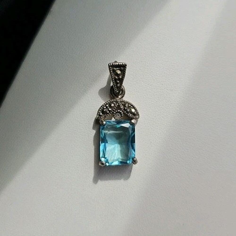 VINTAGE 925 Sterling Silver Rectangle Pendant with Blue Aquamarine